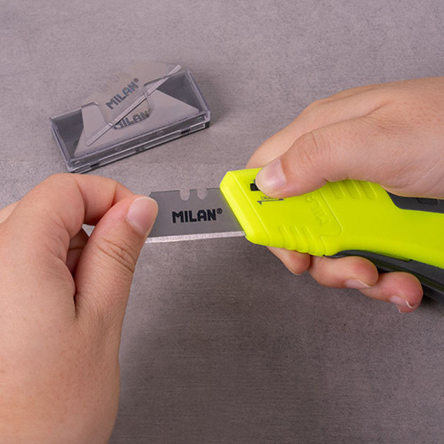 Self Retracting Blade Knife 'Milan'